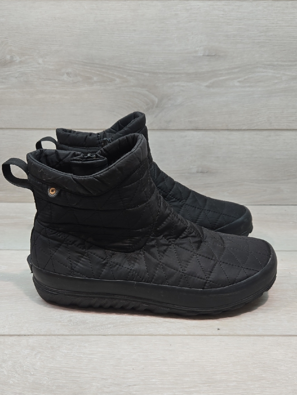 Bog's Women's Snowday Quilted Black Ankle Winter Boots Shoes Sz 9